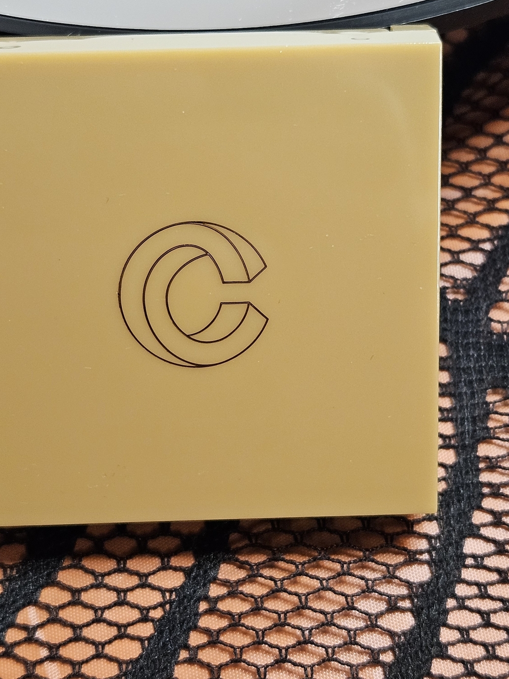 Complex Culture Rosy Outlook 4 Shade Eyeshadow Palette NWT - Picture 3 of 4